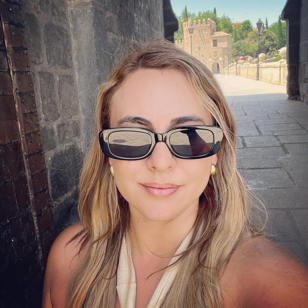 Meet your Posher, Ana